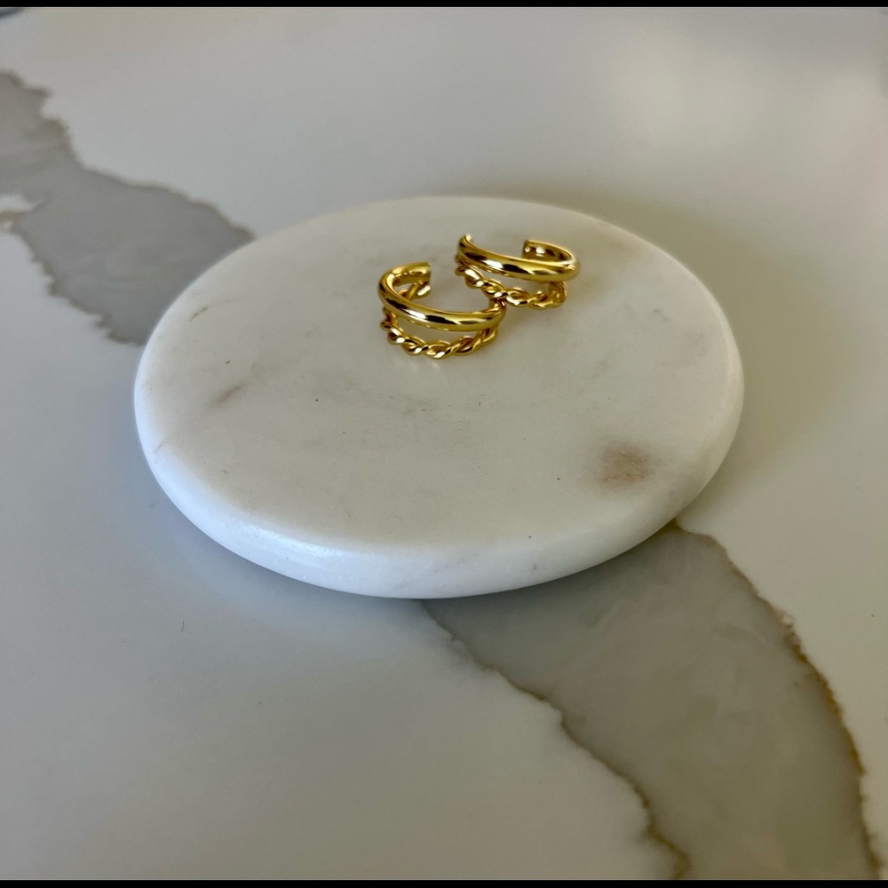 Twist Hoop